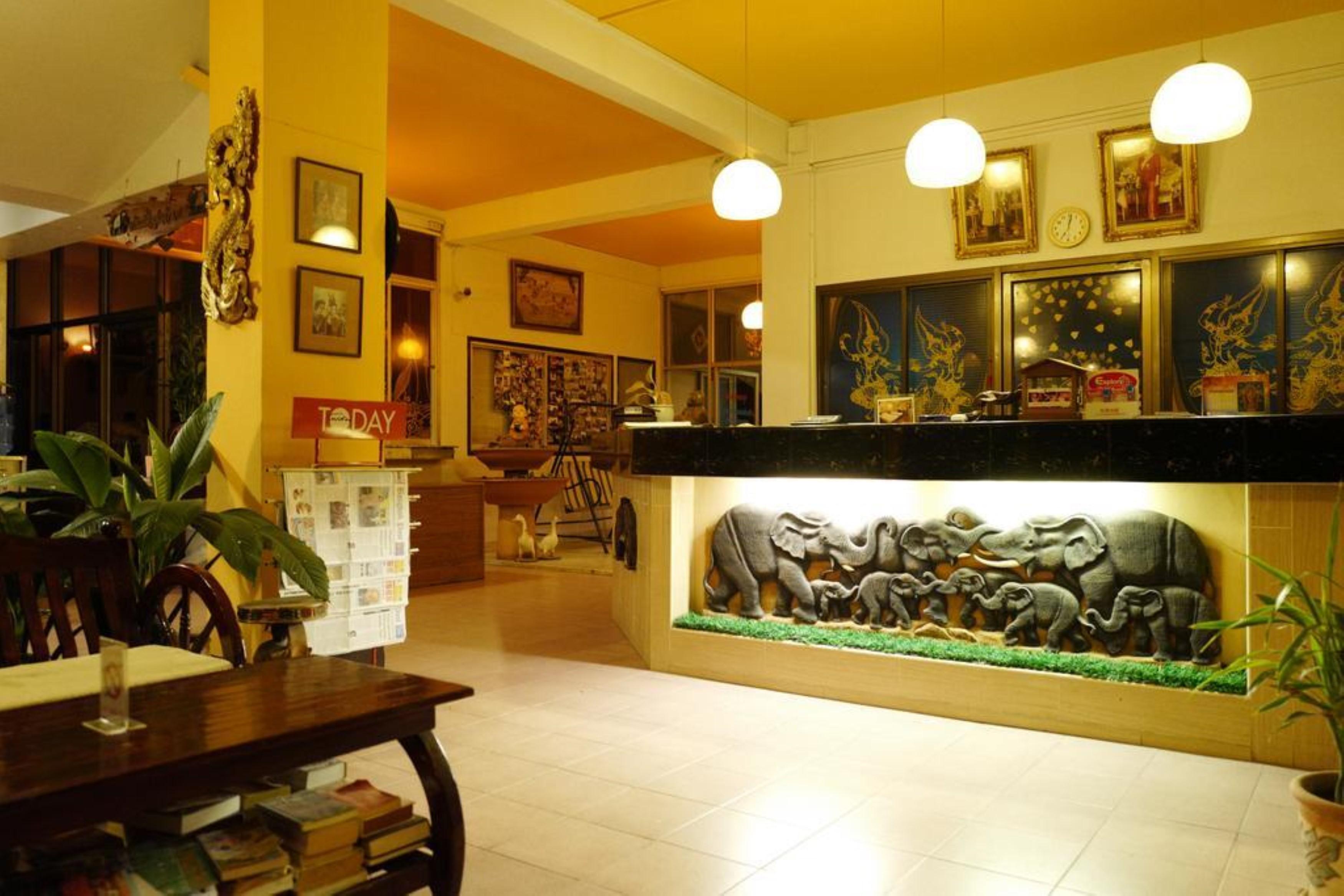 Luck Thai Hotel Τσιάνγκ Μάι Εξωτερικό φωτογραφία