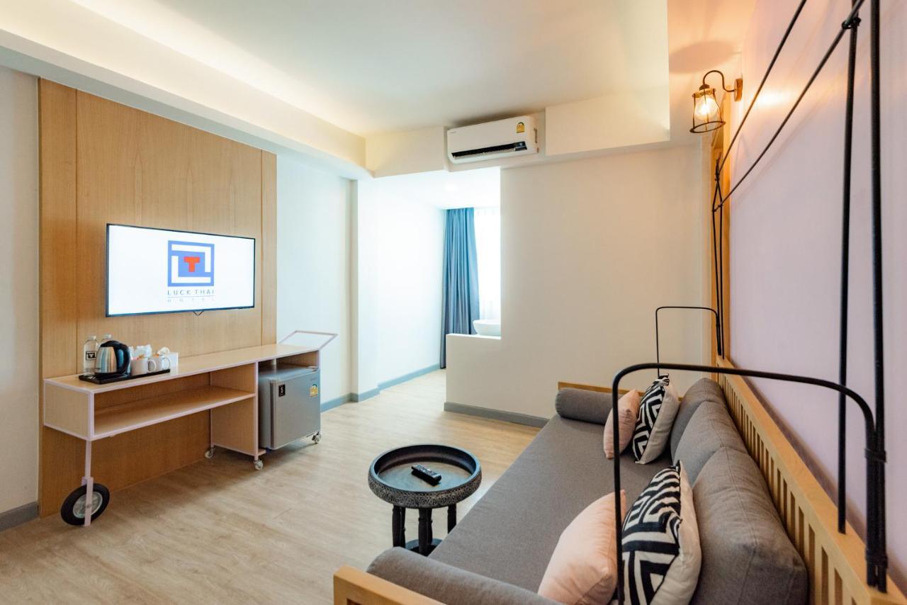 Luck Thai Hotel Τσιάνγκ Μάι Εξωτερικό φωτογραφία